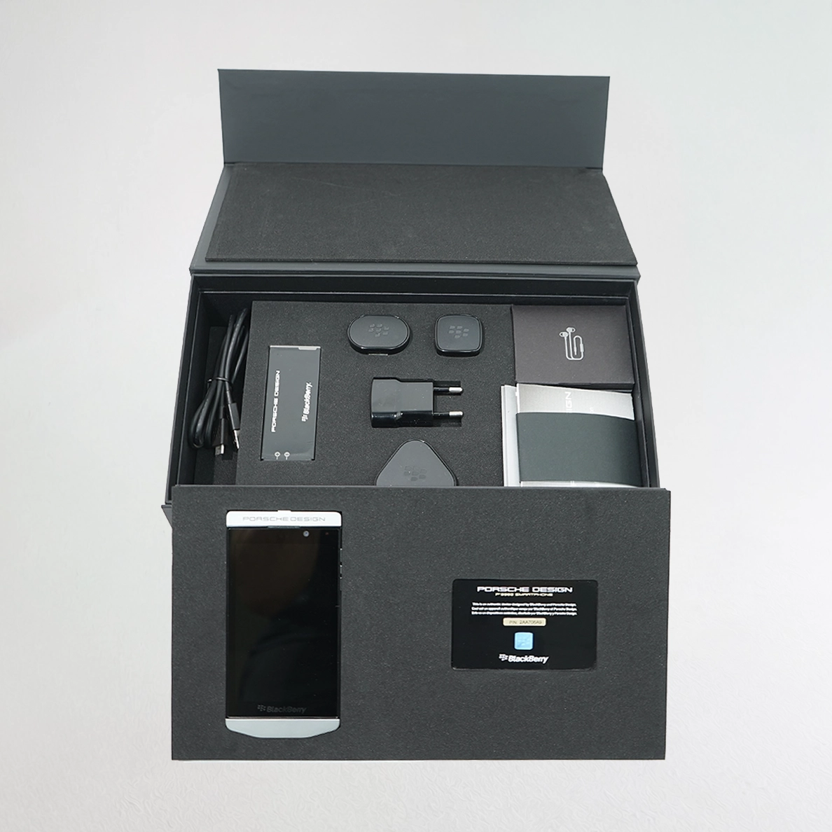 blackberry porsche design p’9982 boxed set