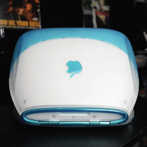 Apple iBook G3 Special Edition (300MHz) - Image 2