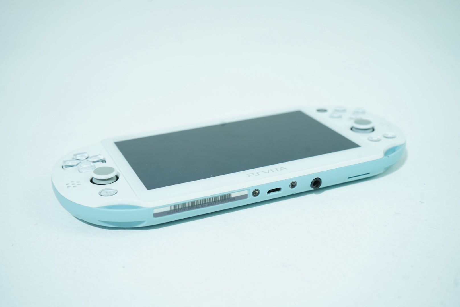 PS Vita (Light Blue and White) - Image 4