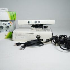 Microsoft Xbox 360 Slim باقة (أبيض) [مع حساس Kinect]