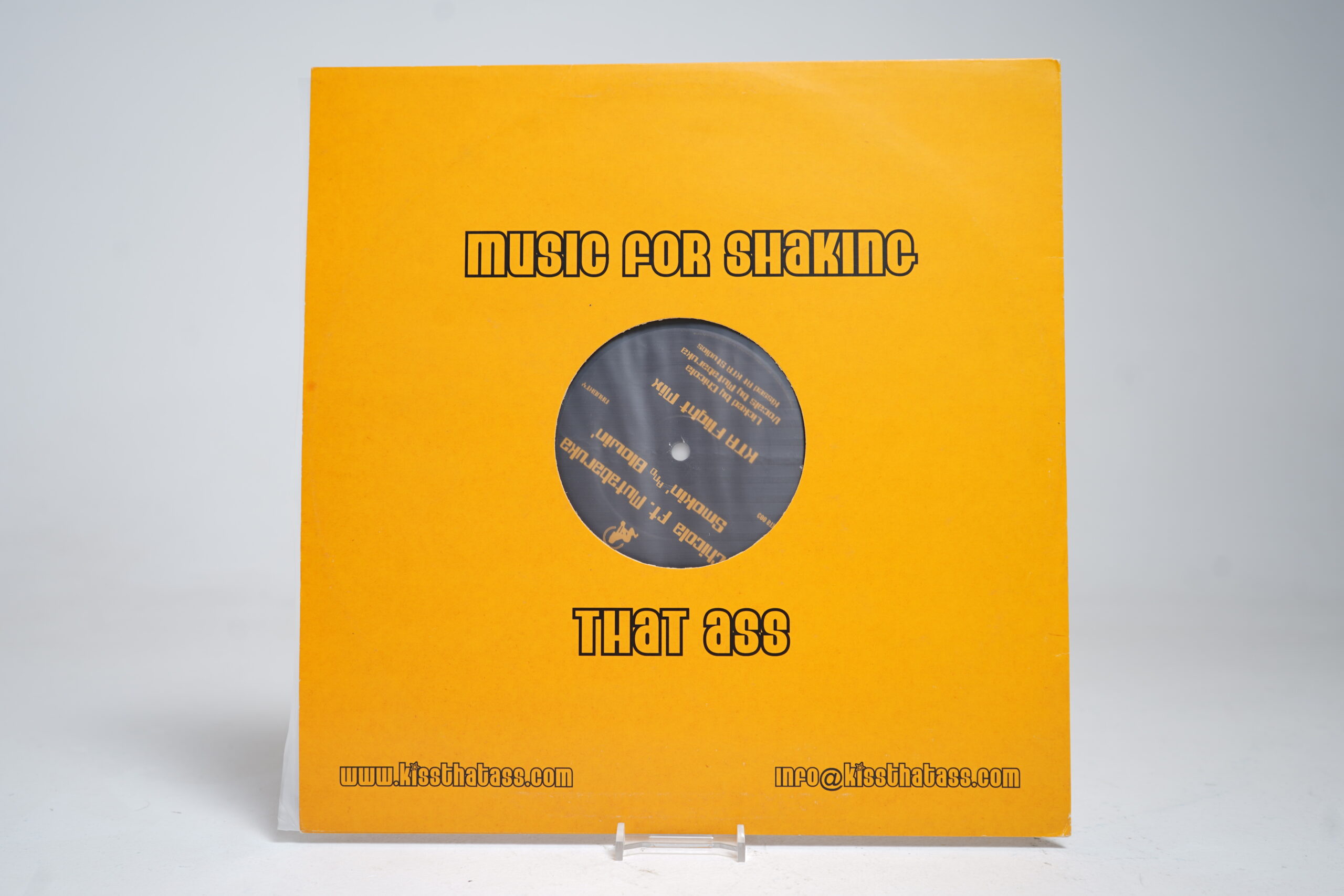 Chicola – Smokin’ & Blowin’ (feat. Mutabaruka) (12" Vinyl Single) - Image 2