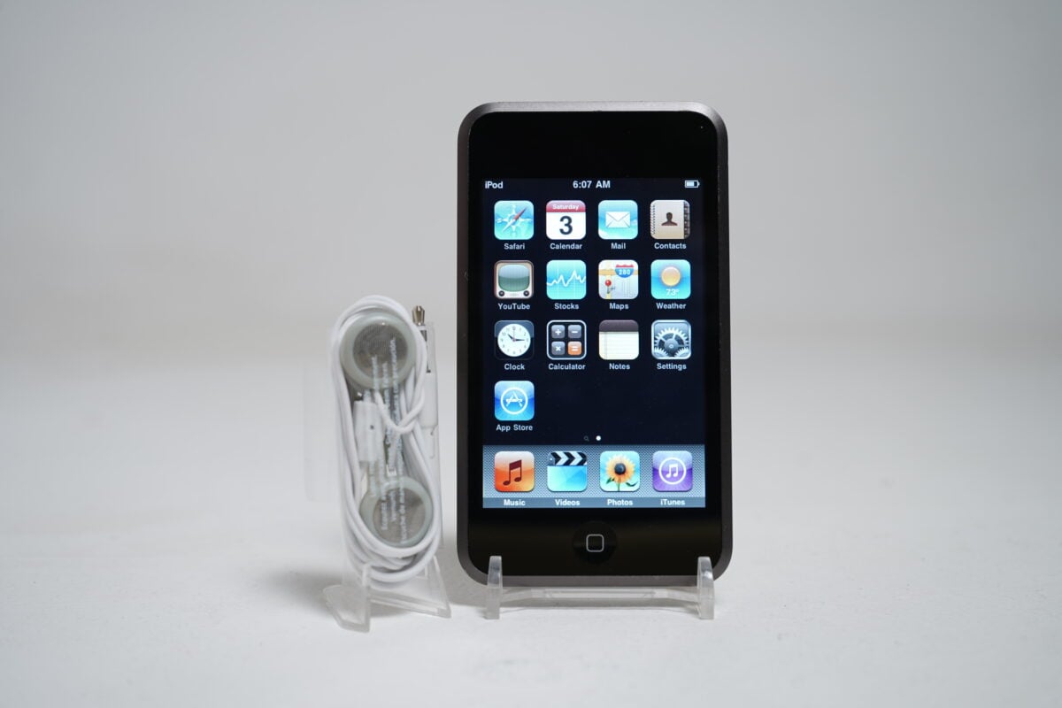 Apple ipod Touch (1st Gen) A1213 (Black)