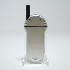 Alternative view of Motorola V70 (Silver)
