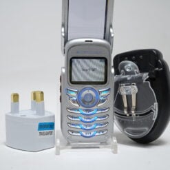 Alternative view of Motorola E380 (Silver)