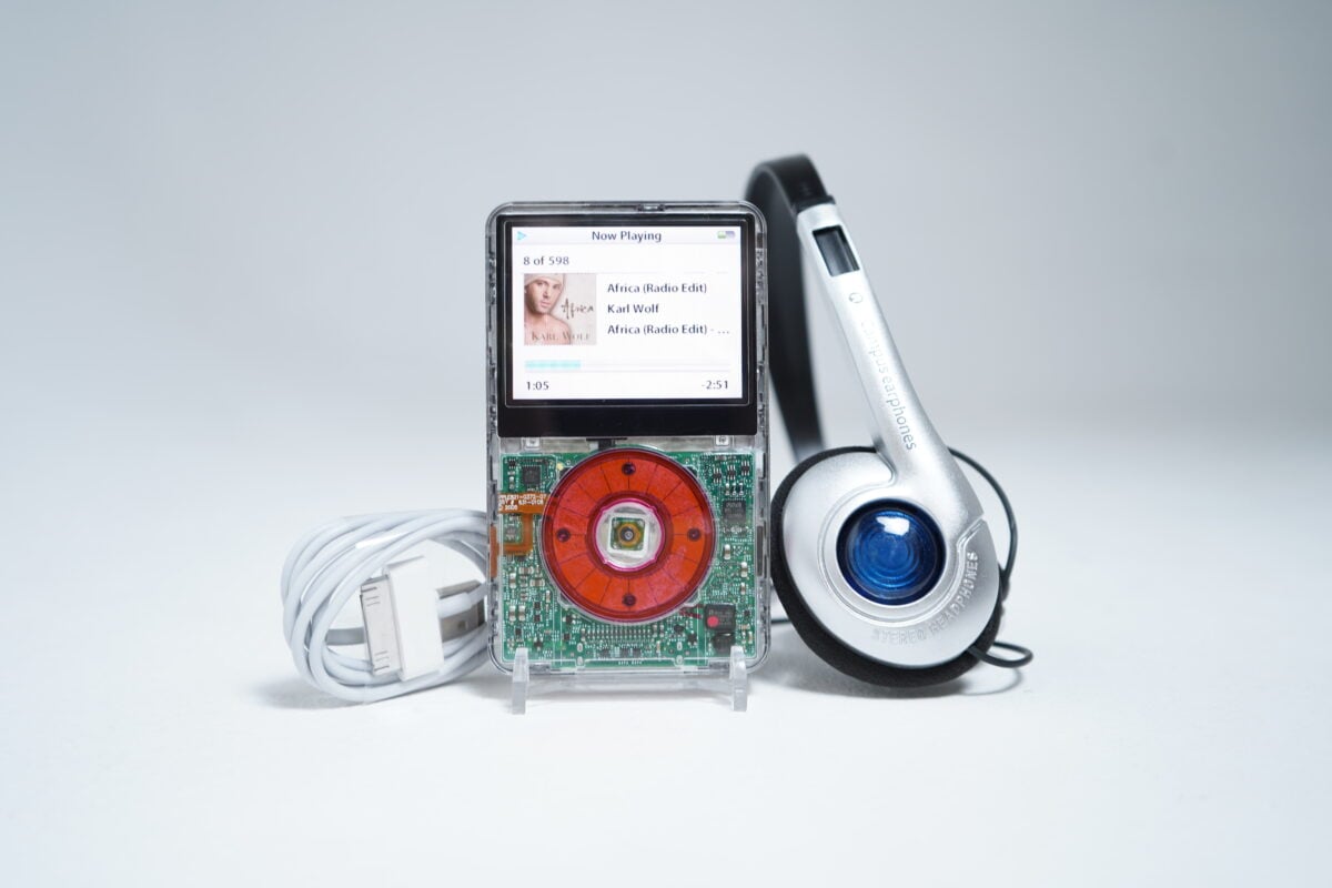 Apple iPod Classic 5th Generation 80GB (Transparent Red)