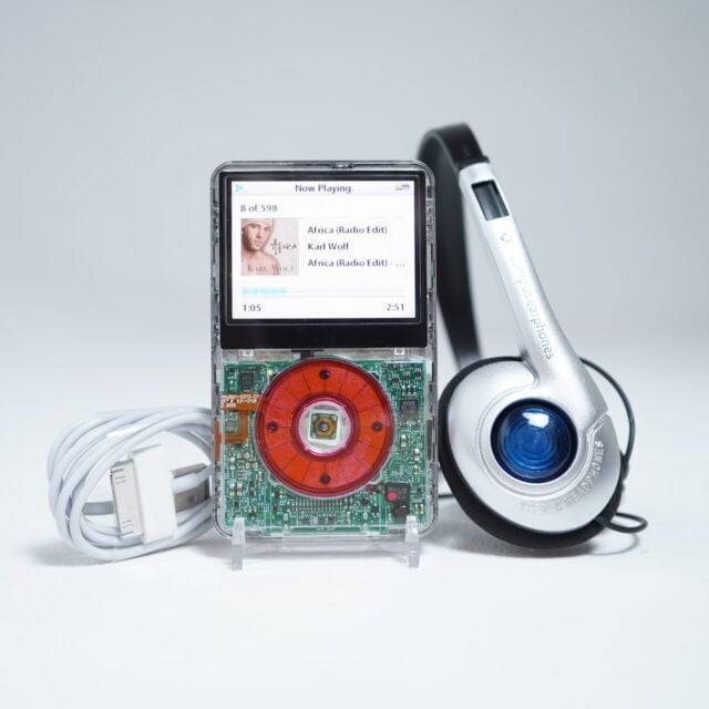 Apple iPod Classic 5th Generation 80GB (Transparent Red)