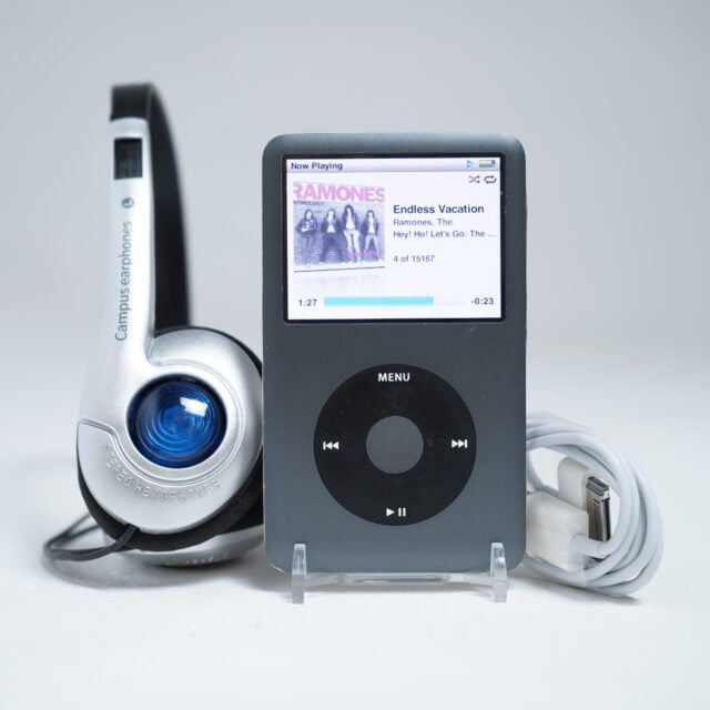 Apple iPod Classic 7th Generation 160GB (Grey)