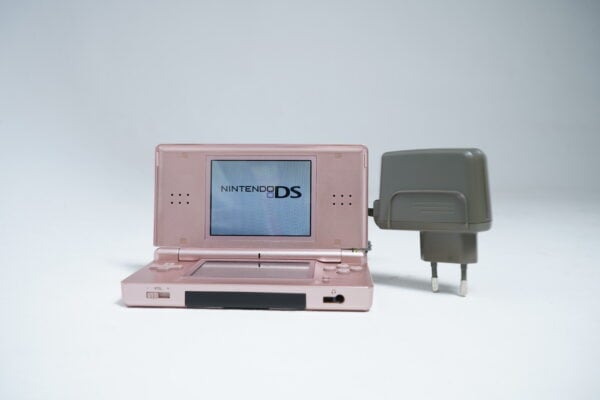 Nintendo DS Lite (Metallic Rose Pink)