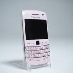 Alternative view of BlackBerry Bold Pink