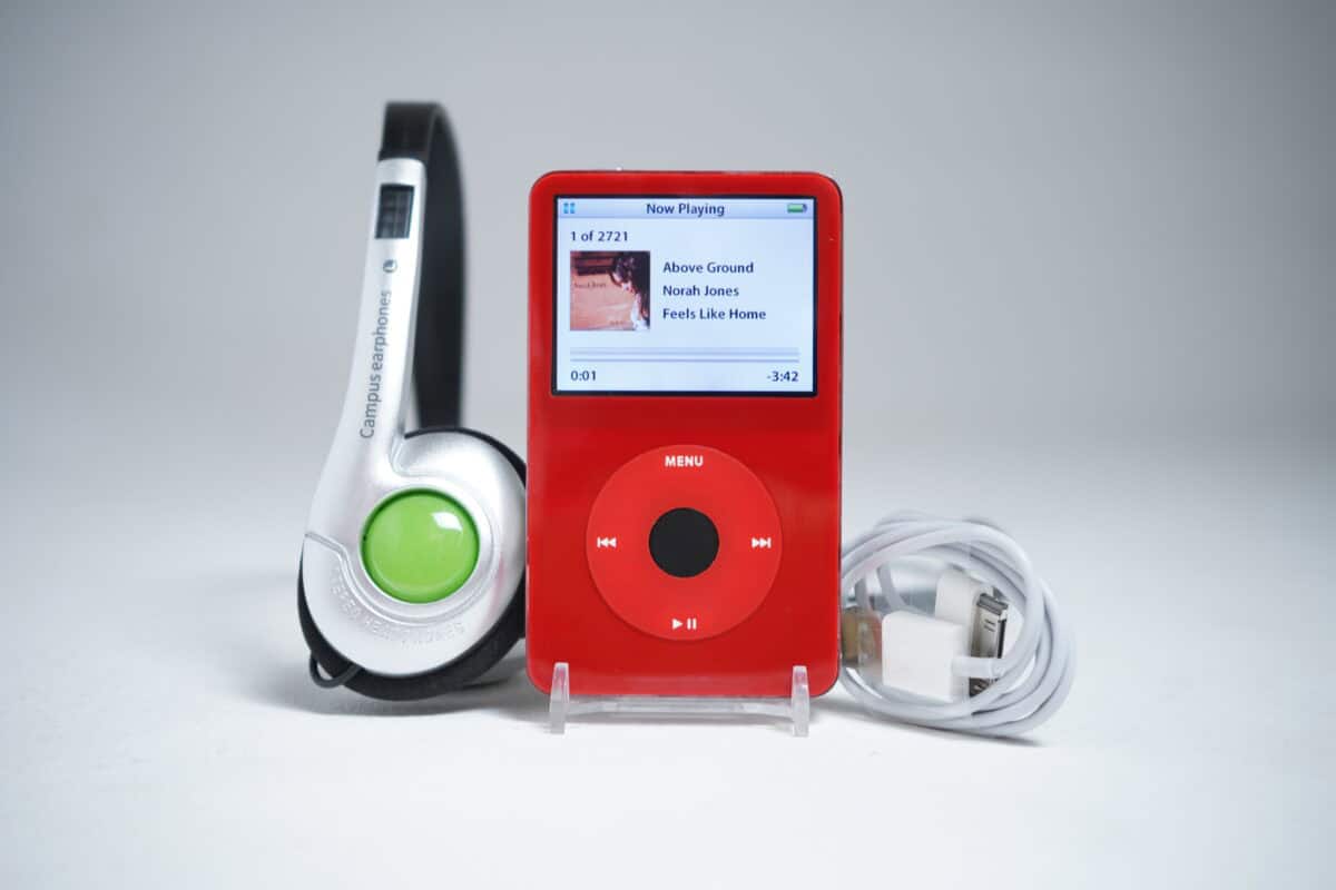 Apple iPod Classic 6th Generation 80GB Red