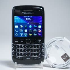 Alternative view of BlackBerry Bold Black