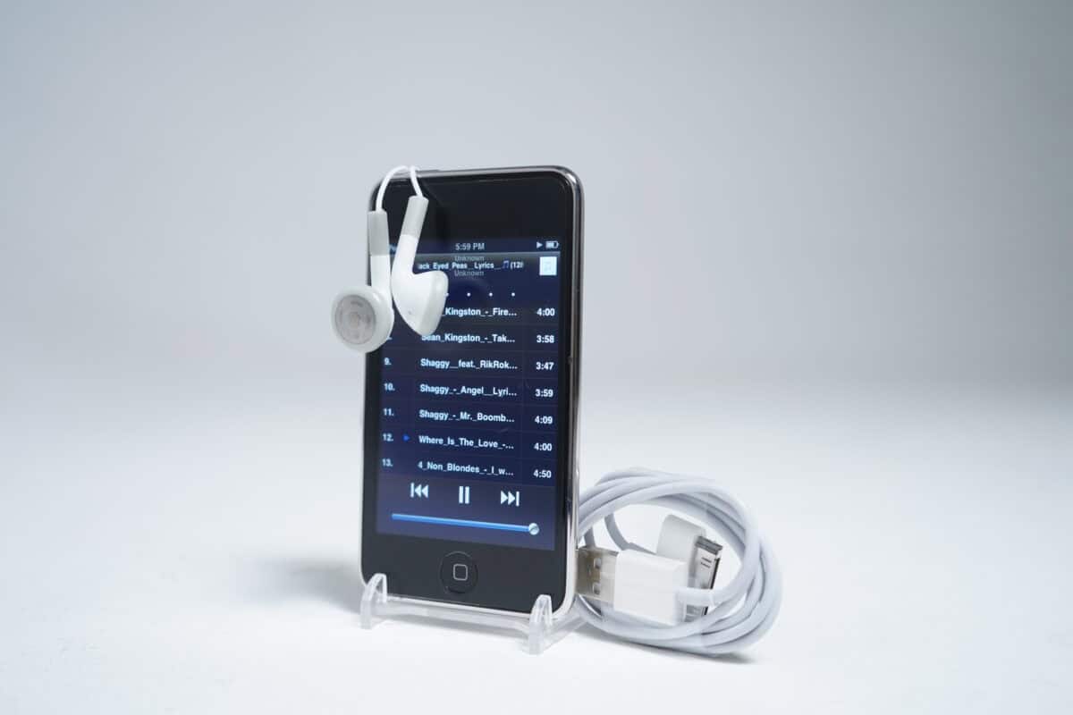 Apple iPod Touch 2nd Generation (Black)