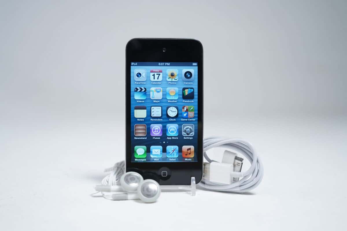 Apple iPod Touch 4th Generation 8GB (Black)