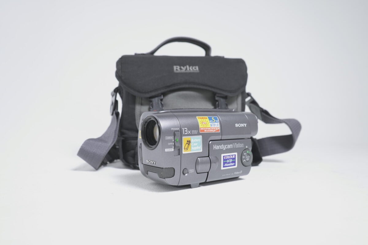 Sony Handycam Vision Video 8 Black (CCD-TRV10E)