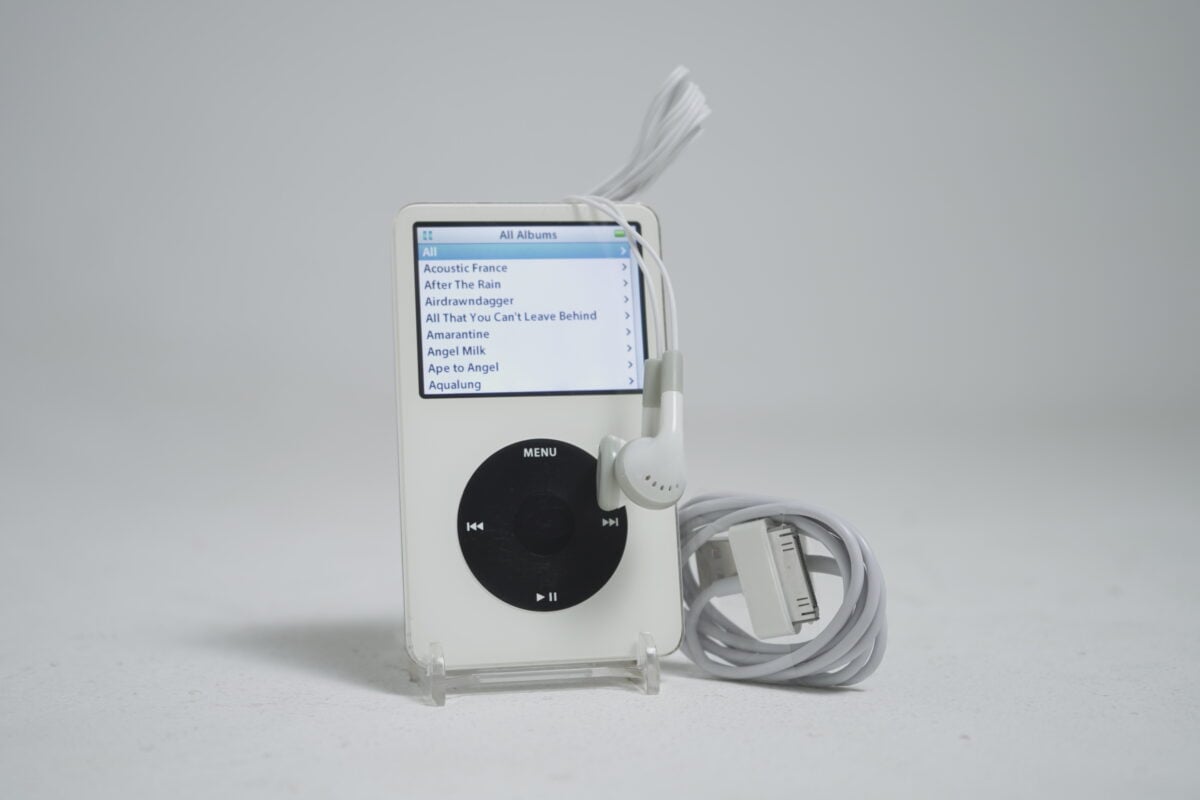 Apple iPod 5th Generation White