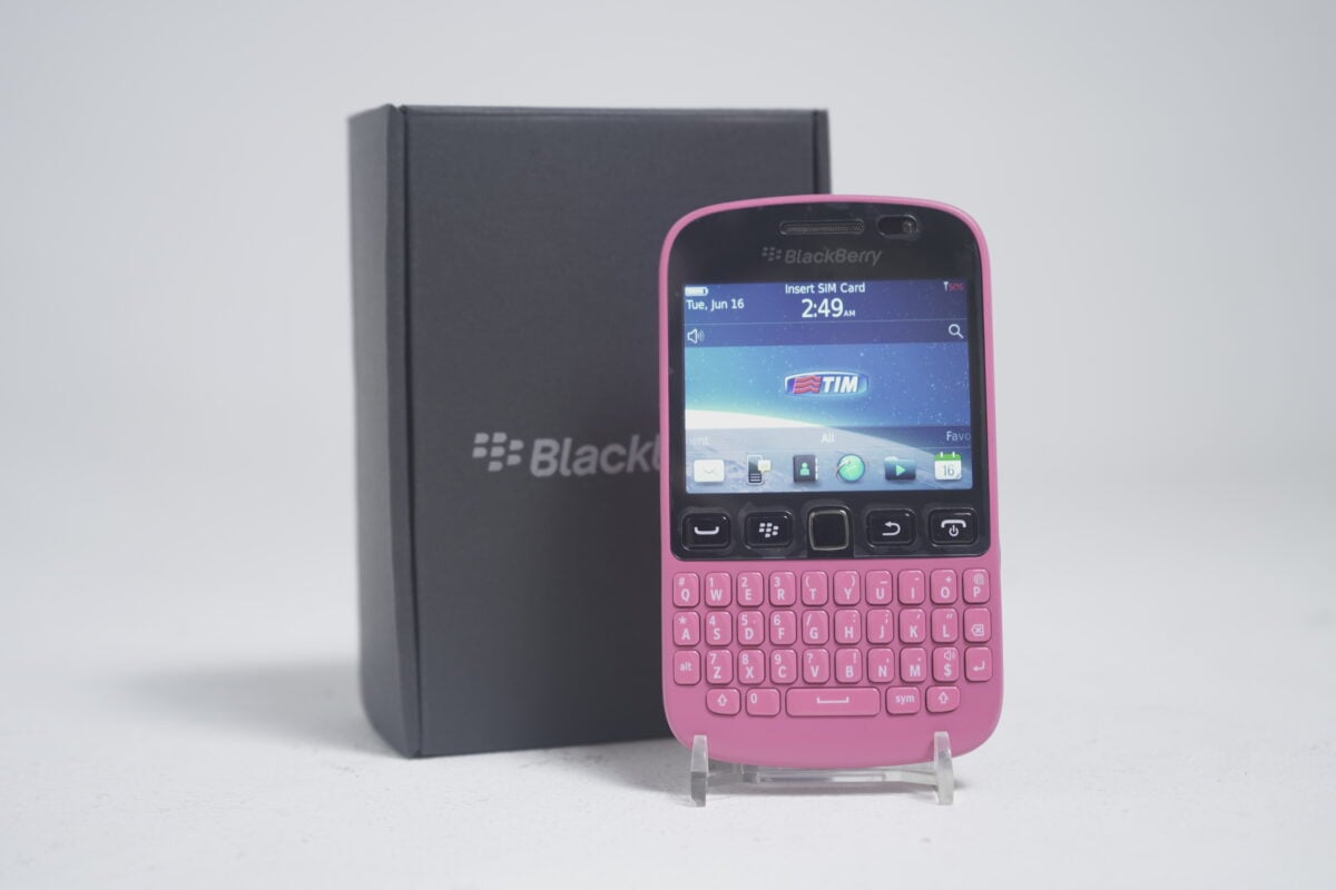 BlackBerry 9720 Pink
