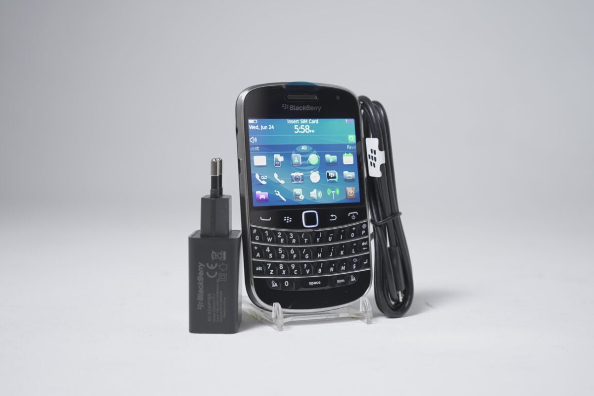 BlackBerry 9900 Bold Black
