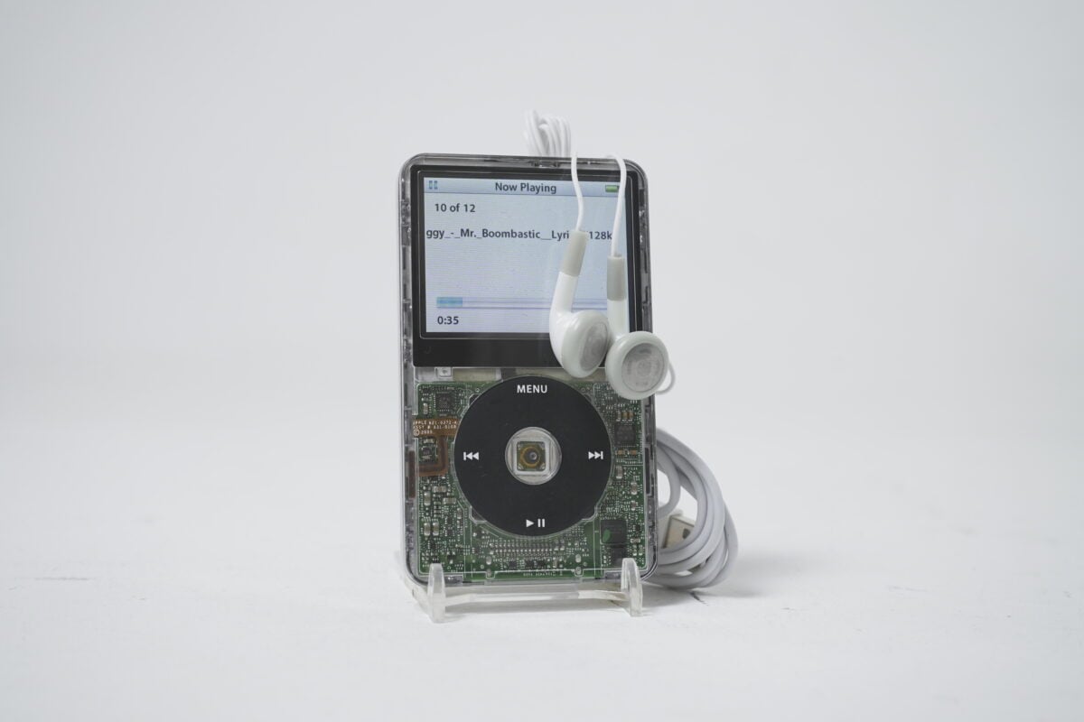 Apple iPod Classic 5th Generation 60GB (Transparent)